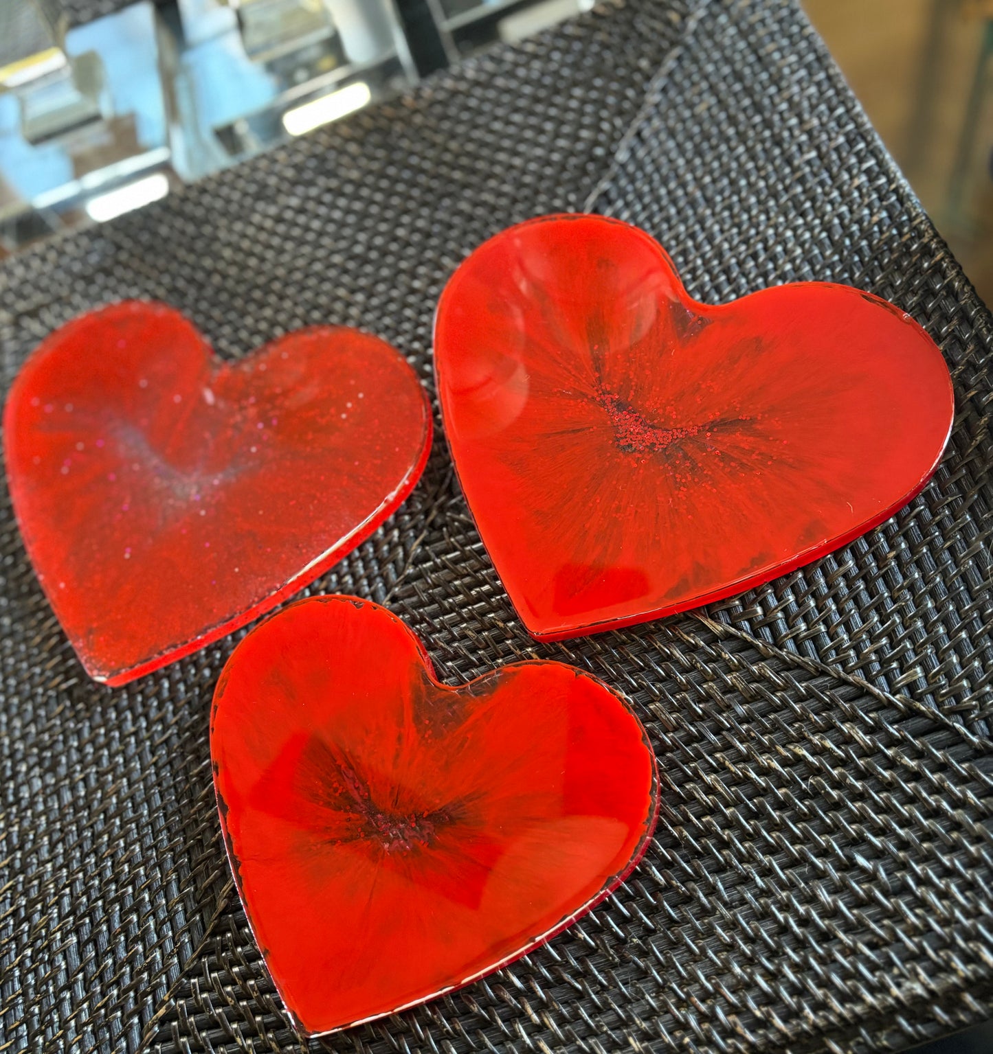 7in. resin heArt hot plate